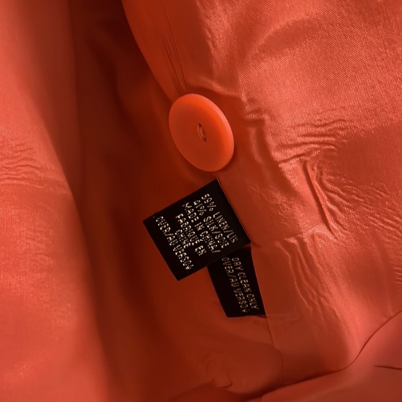 Dana Buchman silk suit and matching satin top - Picture 5 of 6